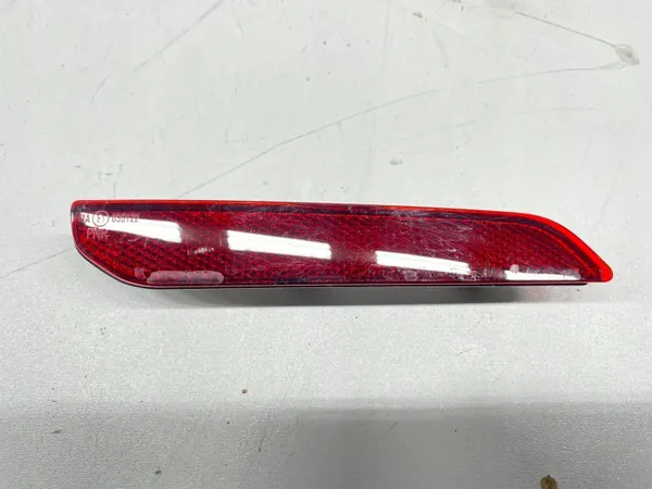 Reflector parachoques trasero izquierdo OEM 8081185 BMW U06 image 2