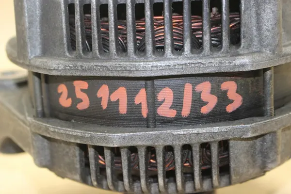 BMW E46 2.0D Vaihtovirtageneraattori 7788222 image 7