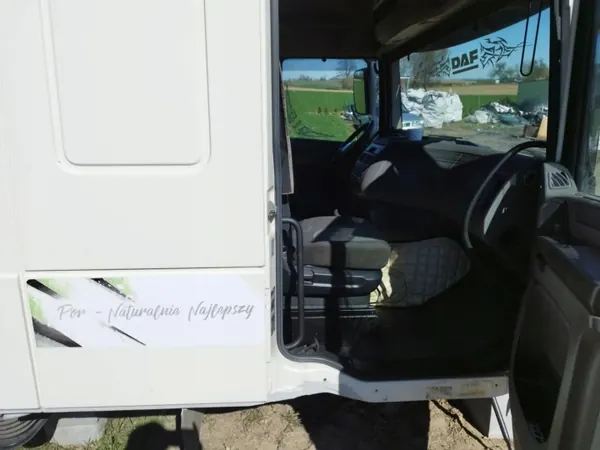 DAF XF 106 EURO 6 Kabine - Gebrauchtes OEM-Teil image 9