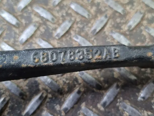Suporte inferior do amortecedor Dodge Challenger OEM 68078352AB image 3