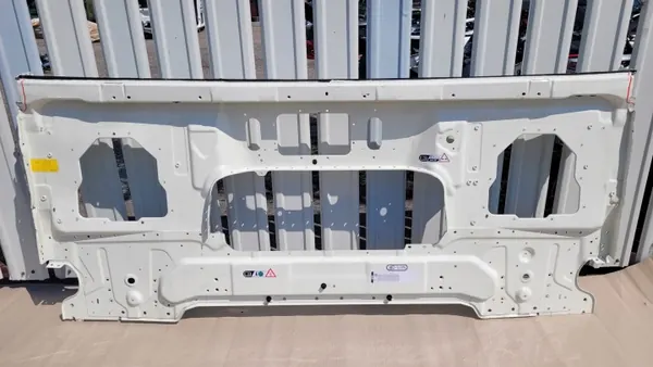 DAF XF 106 Euro 6 ohjaamon etuseinä OEM 11111111 image 2