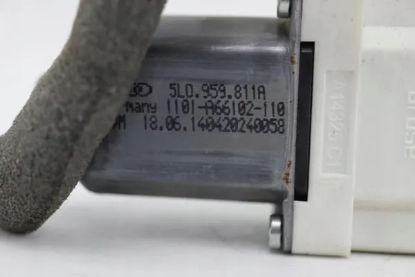 SKODA YETI taka oikea ikkunan moottori OEM 5L0959811A image 4
