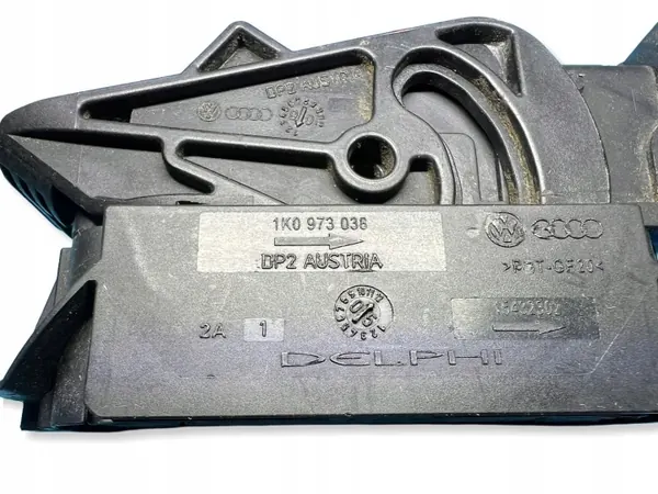 Enchufe control bomba ABS OEM 1K0973038 Usado image 8
