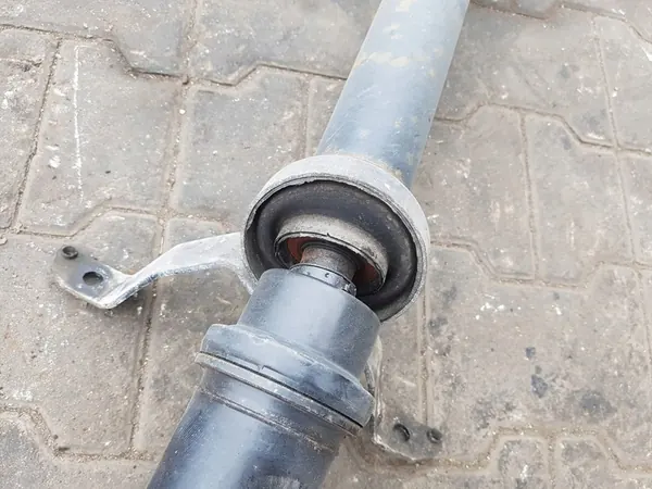 AUDI A4 B8 2.0 TDI Drivaxel Manuell 8K0521101L image 2