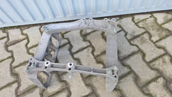 MAN TGX treeplankbeugel OEM 81615110023 image 4