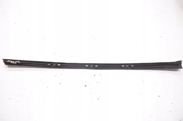 Joint de pare-brise avant droit OEM 30753553 Volvo XC70 image 4