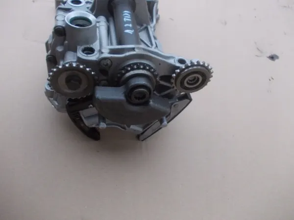 Pompe à huile OEM 03P103127C pour VW Group 1.2TDI image 3