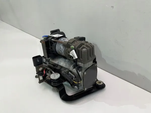 Bomba de suspensão BMW 7 G11 Compressor OEM 6861882 image 3