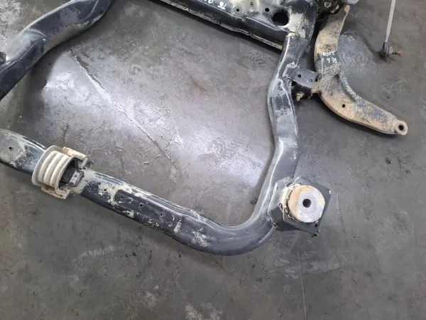 Viga suspensión trasera OEM CXY232 para VW Transporter image 3