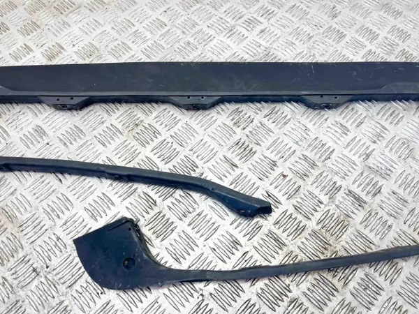 Peça de para-choques traseiro Mercedes-Benz SL R107 OEM A1078800344 image 3
