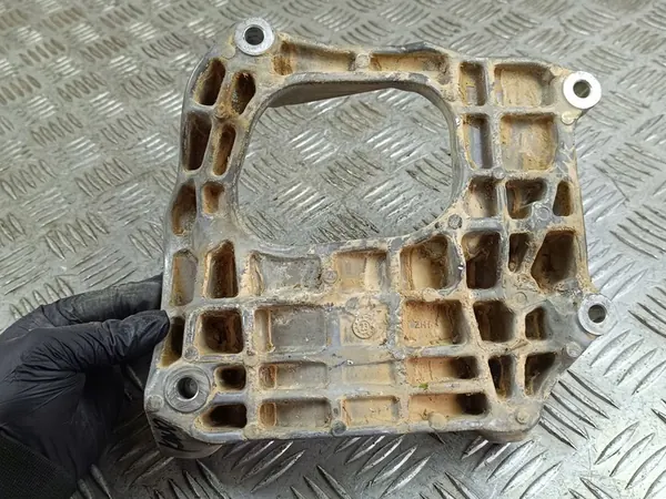 Support de compresseur AC Honda CR-V 2025 OEM FOB48780 image 3