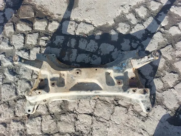 Bracos dianteiros YARIS II 05-11 R - Peça OEM usada image 2