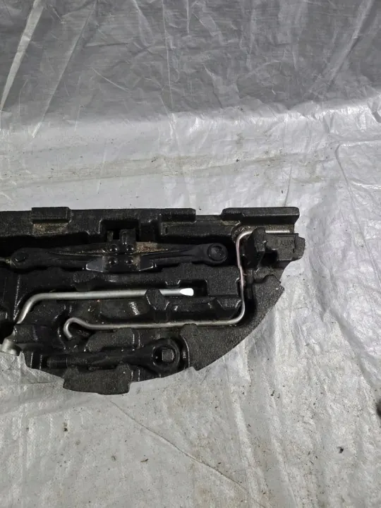 Toyota Prius Plus IV korjaussarja OEM 54777-47070 image 3