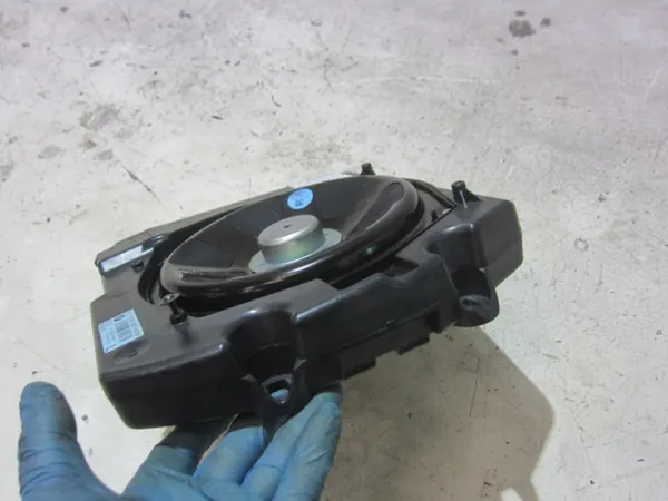 BMW 7 F01 F02 Linker HiFi Subwoofer OEM 65139227481 image 4