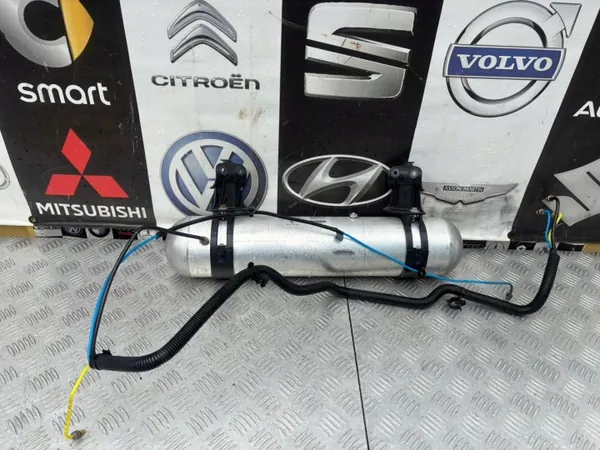 Tesla Tanque Aire Elevación OEM 6006408 - Usado image 2