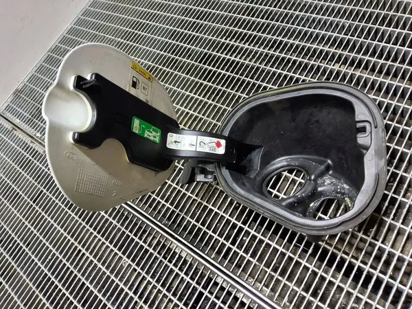 Bränsletanklock Ford Turneo Courier MT76S27936A image 8