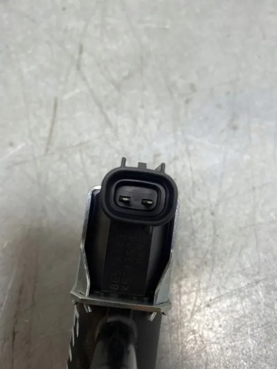 Mitsubishi Kraftstoffdampfventil OEM FBZ16478 - Gebraucht image 3