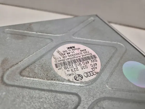 Gebrauchter Audi OE Audio-Verstärker OEM 4F0035223 image 3