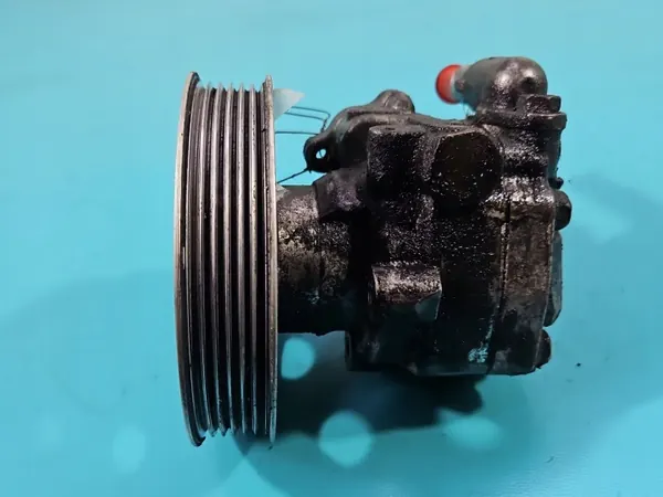 Ohjaustehostimen pumppu Audi A5 8T 1.8 TFSI OEM 8K0145153F image 3