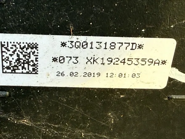 AdBlue-säiliö OEM 3Q0131877D VW Passat B8 Farmarille image 4