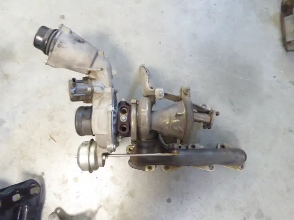 Turbo compresor E-Class W212 Lift 2.0 CGI Colector de escape OEM image 10