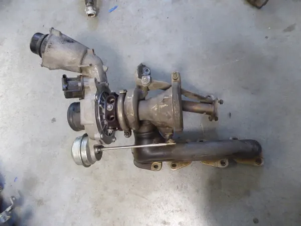 Turbo compresor E-Class W212 Lift 2.0 CGI Colector de escape OEM image 4