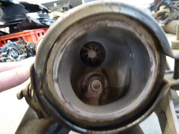 Turbo compresor E-Class W212 Lift 2.0 CGI Colector de escape OEM image 5