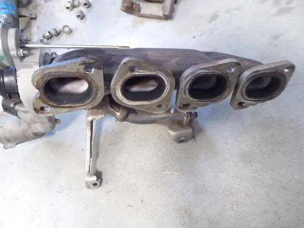 Turbo compresor E-Class W212 Lift 2.0 CGI Colector de escape OEM image 7