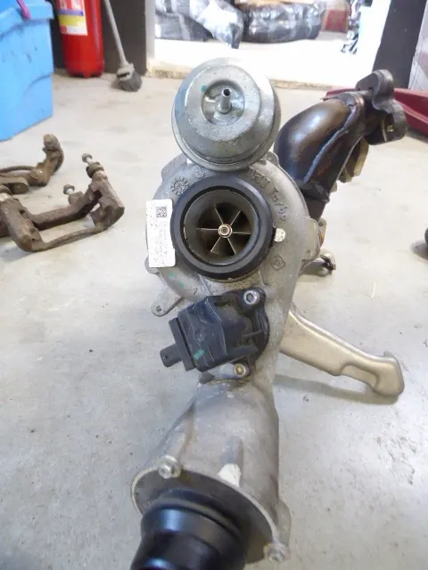 Turbo compresor E-Class W212 Lift 2.0 CGI Colector de escape OEM image 8