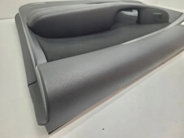 OEM 67610-05560 Voorrechter Deurbekleding Toyota Avensis image 3