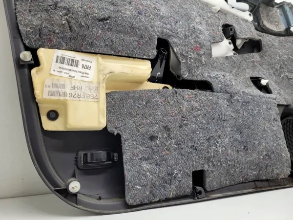 OEM 67610-05560 Voorrechter Deurbekleding Toyota Avensis image 9