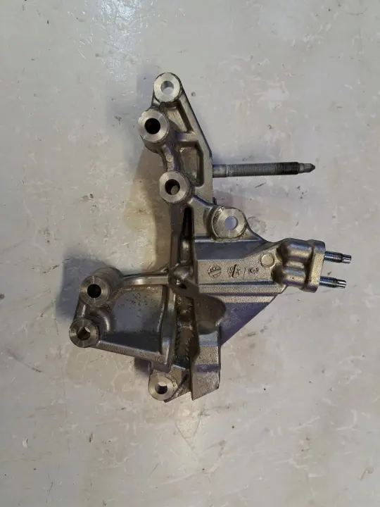 COMPRESSORBRACKET Support Compresseur Climatisation Lexus RX image 4