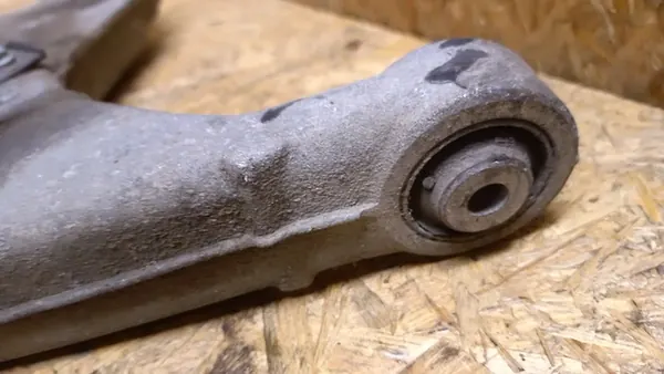 AUDI A4 B6 2.5 V6 TDI Braccio di Controllo Posteriore image 3