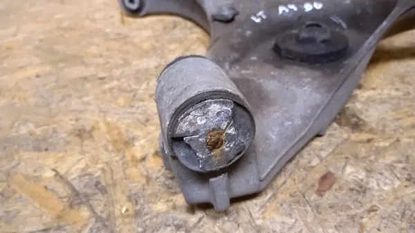 AUDI A4 B6 2.5 V6 TDI Braccio di Controllo Posteriore image 6