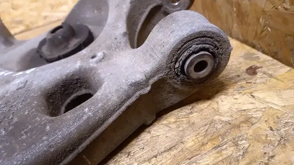 AUDI A4 B6 2.5 V6 TDI Braccio di Controllo Posteriore image 9