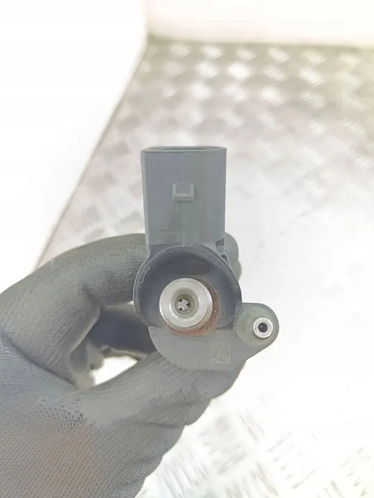 Iniettore carburante Audi Q5 SQ5 2015 OEM 059130277CP image 4