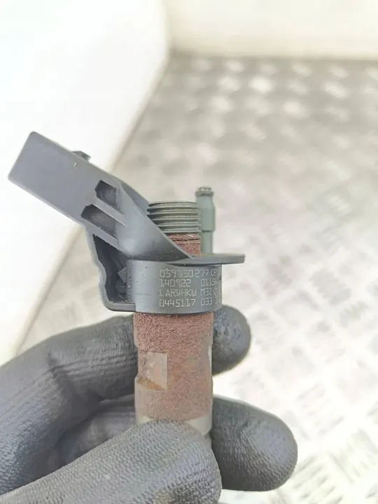 Iniettore carburante Audi Q5 SQ5 2015 OEM 059130277CP image 6