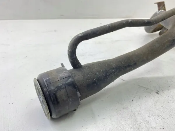 Pescoço de abastecimento Lexus OEM AMD67420 - Usado image 3