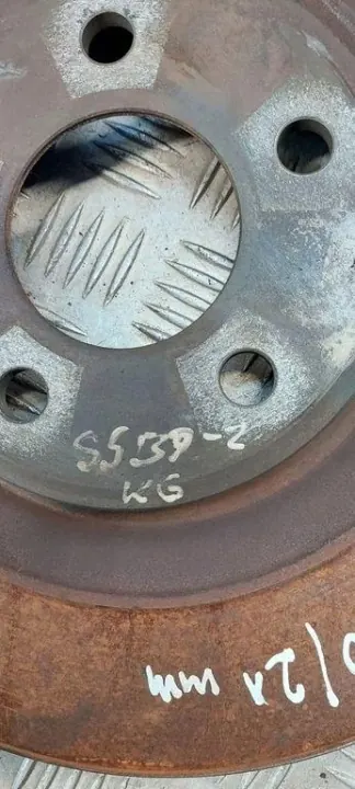 Audi A5 2018 takaoikea jarrulevy OEM 8W2615601E image 3