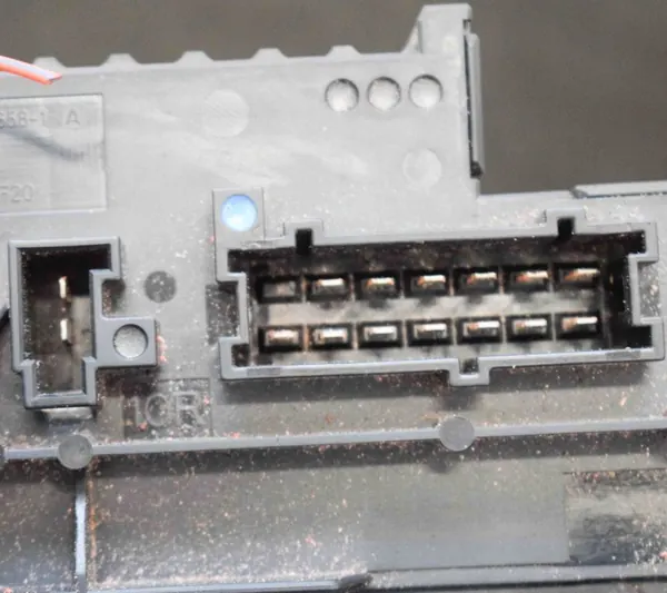 CAIXA DE FUSÍVEIS MERCEDES-BENZ C T-MODEL (S204) A0025422619 image 4