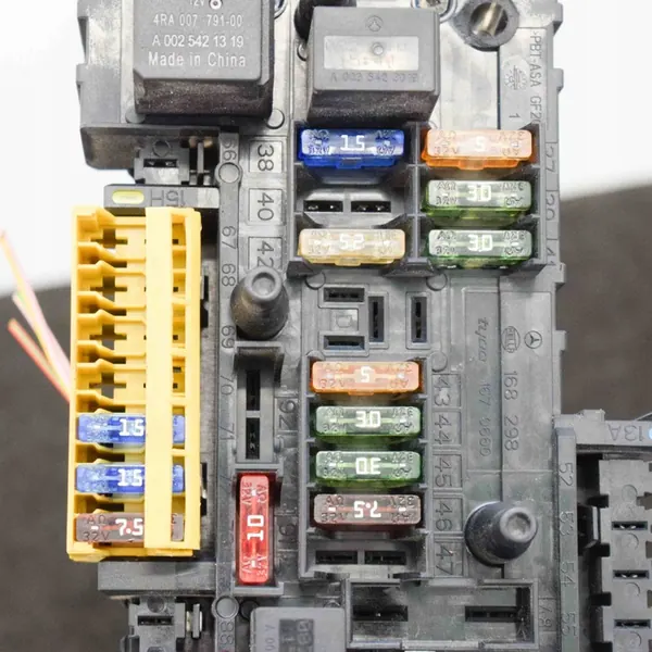 CAIXA DE FUSÍVEIS MERCEDES-BENZ C T-MODEL (S204) A0025422619 image 5