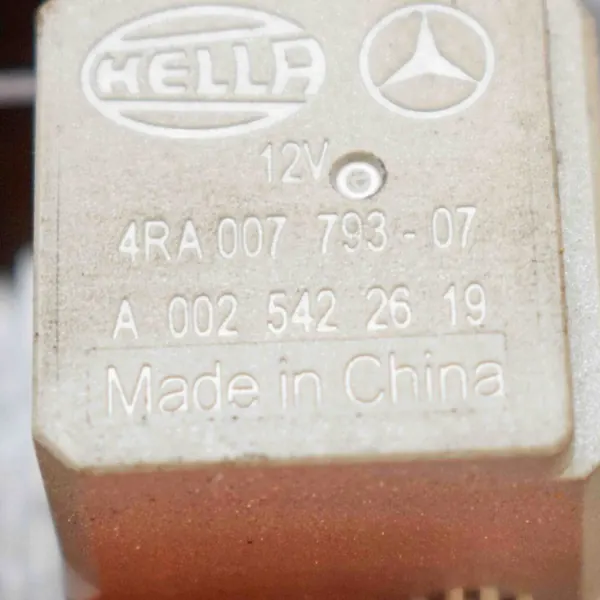 CAIXA DE FUSÍVEIS MERCEDES-BENZ C T-MODEL (S204) A0025422619 image 6