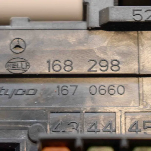 CAIXA DE FUSÍVEIS MERCEDES-BENZ C T-MODEL (S204) A0025422619 image 7