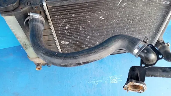 BMW 3 E36 CABRIO Vesijäähdytin 1.6 1.8 image 10