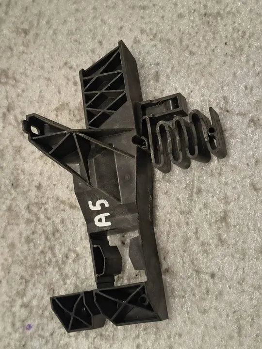 Support de phare gauche Audi RS6 A7 RS7 image 1