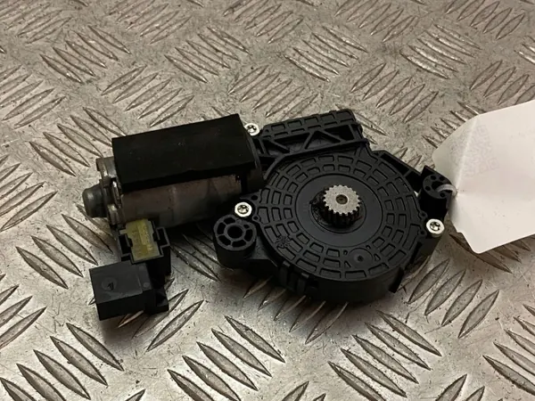 Mercedes-Benz S W222 kattoluukumoottori OEM 0390200101 image 3