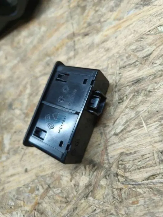 Port USB OEM 93452333 pour Opel Vivaro Fourgon image 3