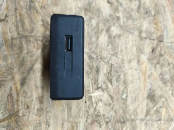 Port USB OEM 93452333 pour Opel Vivaro Fourgon image 4