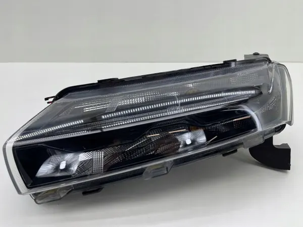Farol esquerdo Dacia Spring OEM 266052417R - Usado image 2