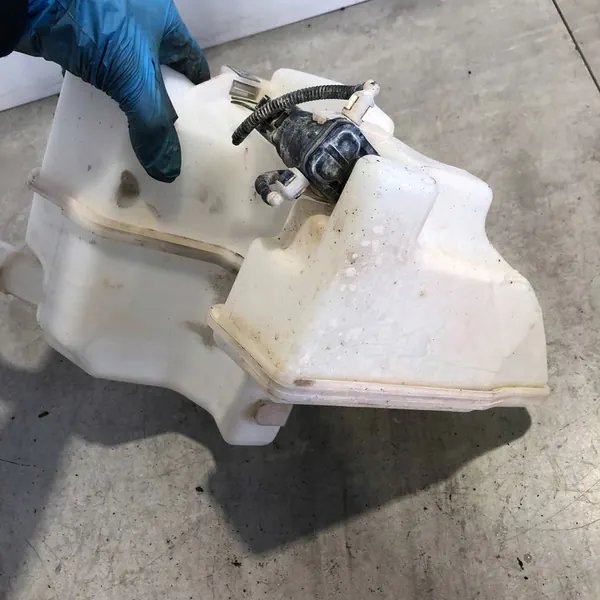 Puhdistusnesteen säiliö Volkswagen Caddy 2K5955453D image 5